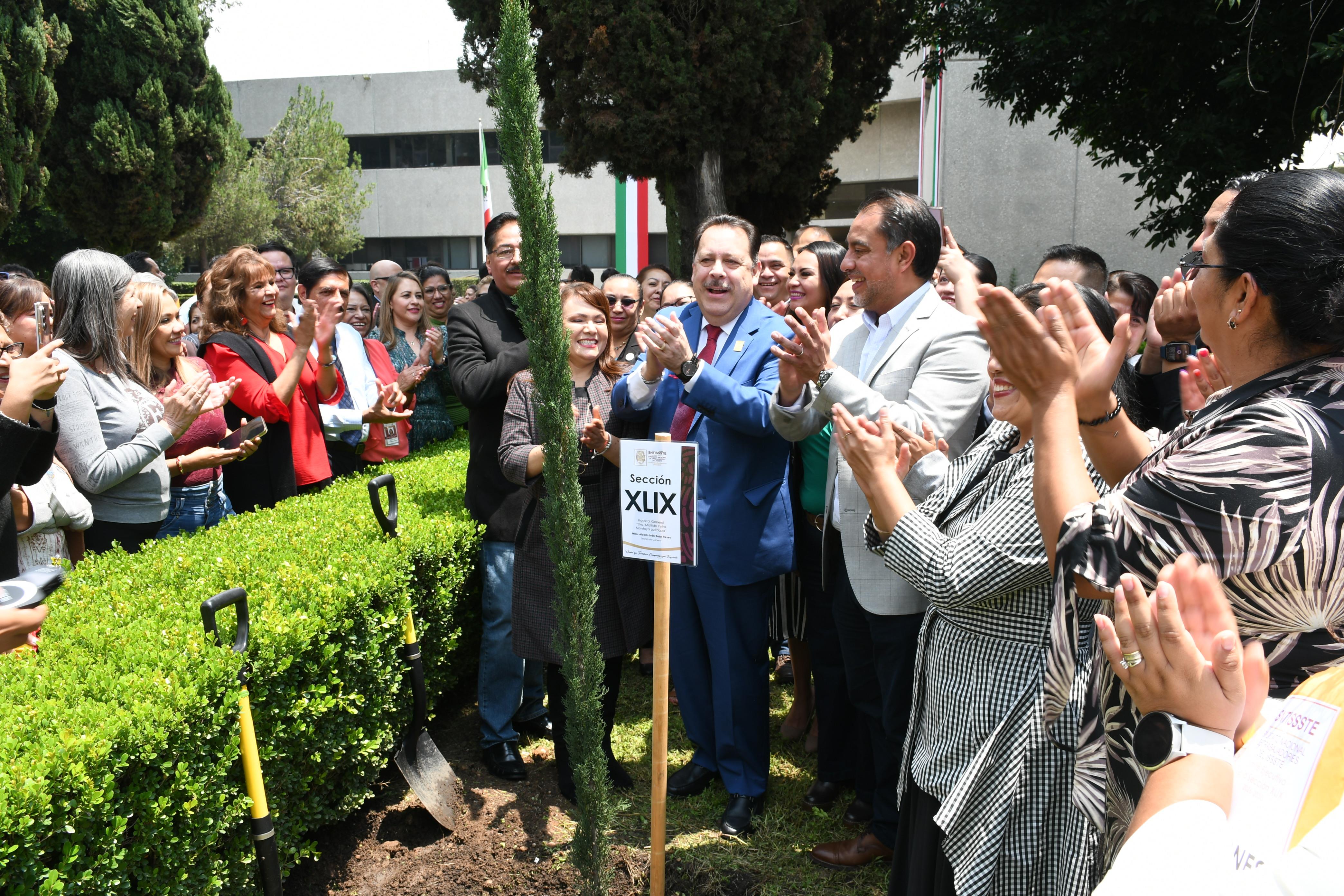 Salutación y Siembra de Pino del HG. "Dra Matilde Petra Montoya Lafragua", Tlahuac, Sección XLIX